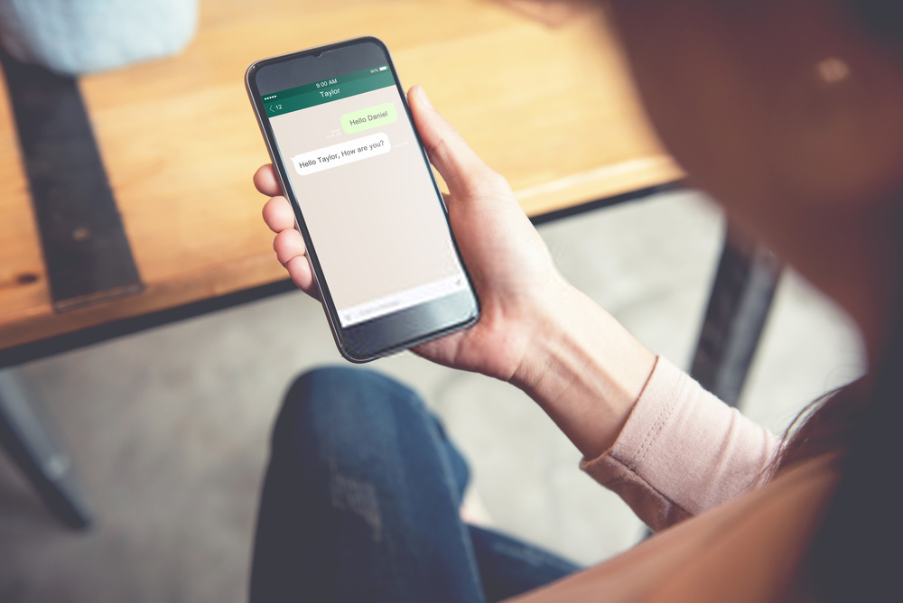 Aplikasi Pesan Pribadi: Whatsapp